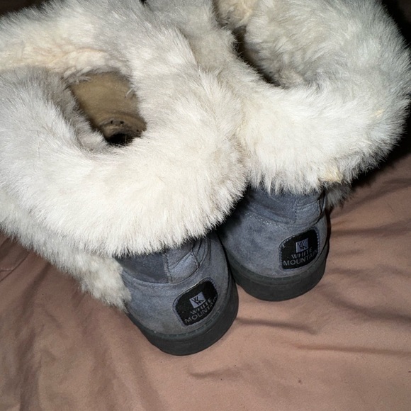 White Mountain fluffy boots - Picture 3 of 4